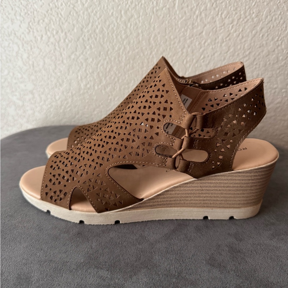 Rockport Brown Wedges Size 9.5 NWOT - Picture 2 of 8